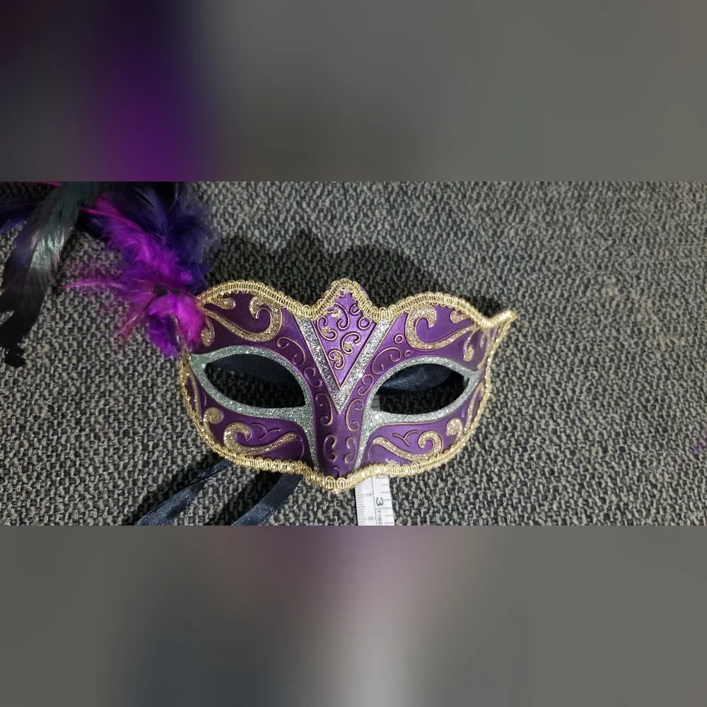 Mardi Gras Mask, Venetian Mask, Feathered - Purple